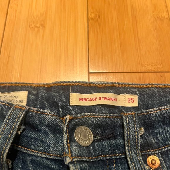 Levi's Ribcage Straight Jeans - Picture 5 of 8
